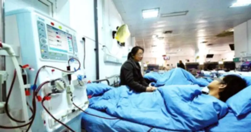 Người đàn ông khỏe mạnh suy thận giai đoạn cuối vì thói quen uống cà phê bảo quản sai cách