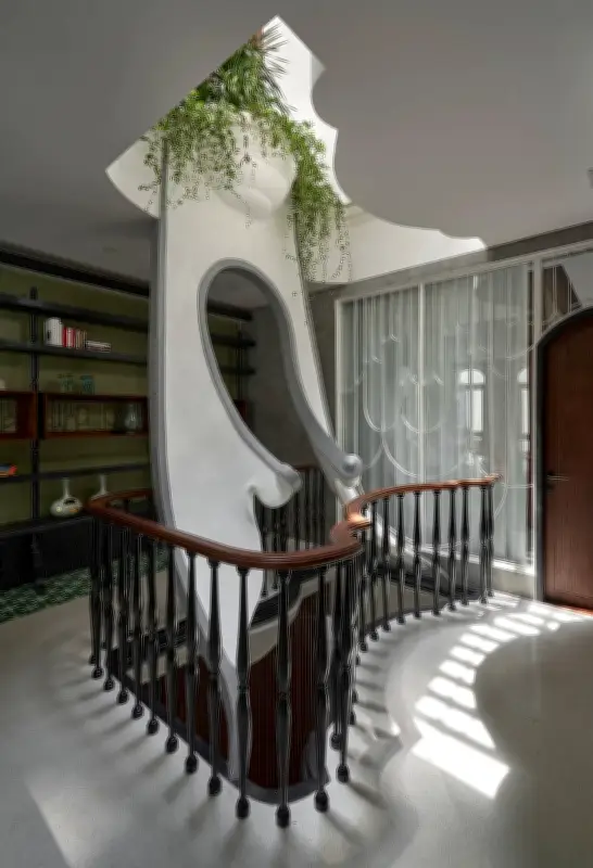 Ngôi nhà Việt với giếng trời 'dải lụa' - không gian sống đầy thi vị và cảm xúc