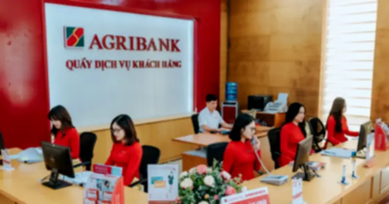 Ngân hàng lớn đua nhau hút tiền nhàn rỗi sau Tết với lãi suất cao và lì xì khủng