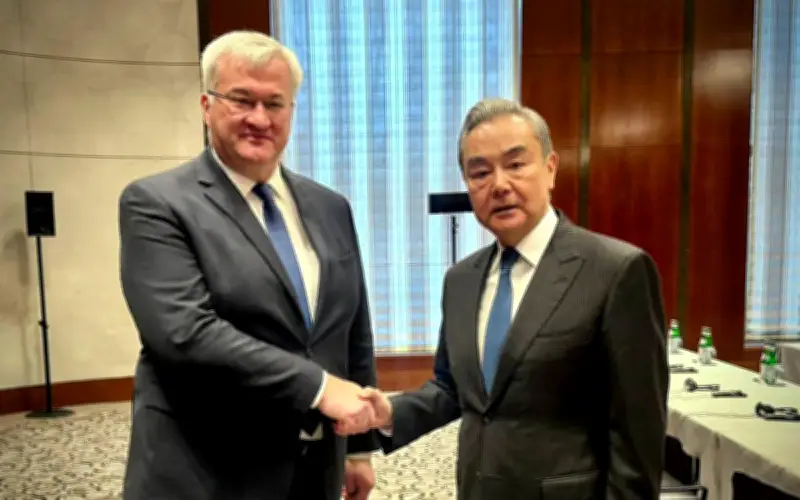 Ngoại trưởng Ukraine gặp Trung Quốc tại Munich, thảo luận hòa bình và mời thăm