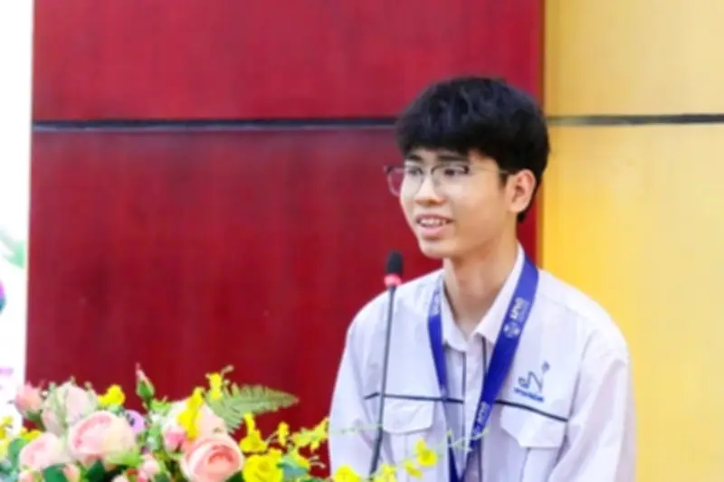 Nguyễn Công Vinh: Tài năng Vật lí trẻ tỏa sáng với loạt thành tích quốc tế ấn tượng