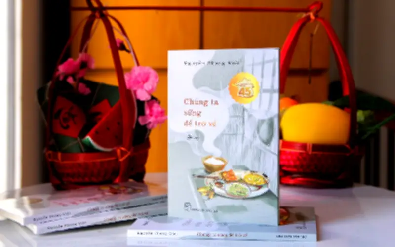 Nguyễn Phong Việt ra mắt 'Chúng ta sống để trở về', khám phá hành trình đi và về trong đời sống hiện đại