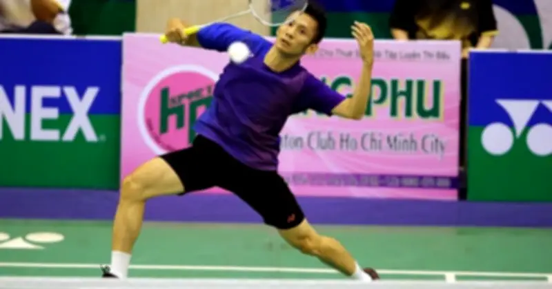 Nguyễn Tiến Minh dừng bước tại Singapore vì đứt dây vợt, Nguyễn Hải Đăng tiến vào vòng 2