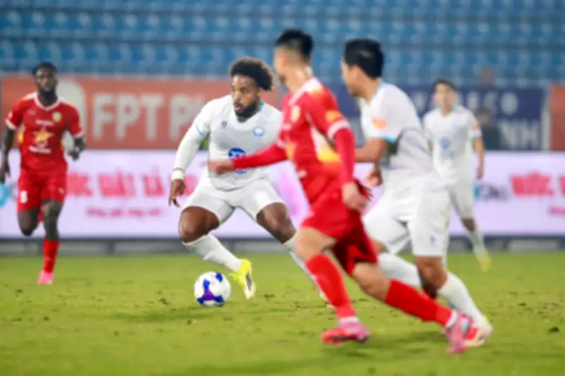 Nguyễn Xuân Sơn Im Tiếng, Nam Định Rồi Điểm Phút Bù Giờ Trước Hà Tĩnh