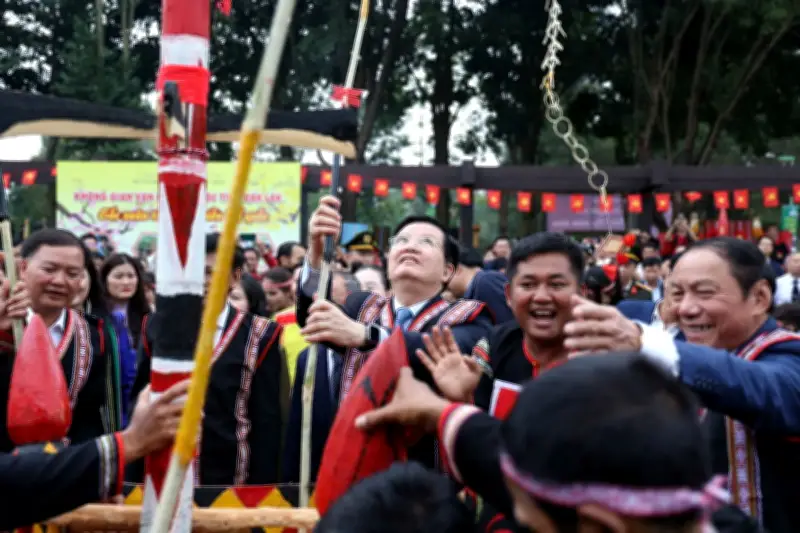 Ngày Hội Sắc Xuân 2026 Chính Thức Khai Mạc, Rộn Ràng Khắp Mọi Miền Tổ Quốc