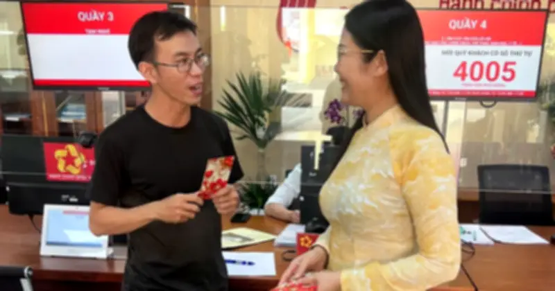 Ngày Làm Việc Đầu Năm: Người Dân TP.HCM Hài Lòng Với Dịch Vụ Hành Chính Công