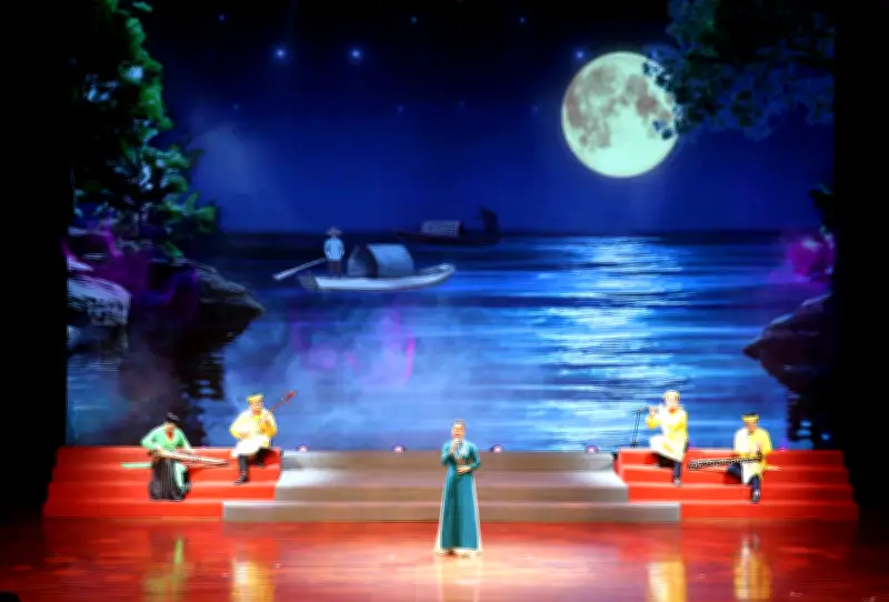 Ngày Thơ Việt Nam 2026: Đưa thi ca từ sân khấu vào trường học, nhà máy