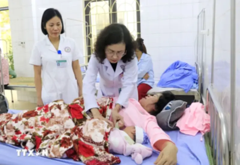 Ngày Thầy thuốc Việt Nam: 272 nữ bác sĩ tận tâm với người bệnh