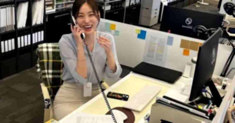 Ngày đầu đi làm sau Tết: 3 dấu hiệu nhỏ trên bàn làm việc tiết lộ vận trình cả năm