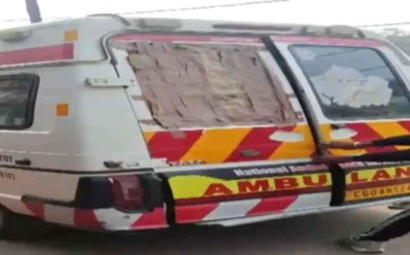 Người đàn ông 67 tuổi tử vong vì mắc kẹt trong xe cứu thương tại Ấn Độ