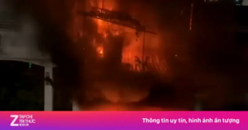 Nhà 3 tầng ở TP.HCM bốc cháy đêm giao thừa, 4 người may mắn thoát nạn an toàn