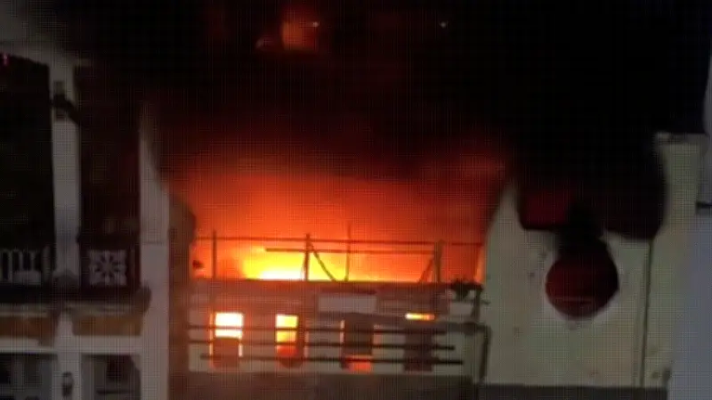 Nhà ba tầng ở TP HCM bốc cháy dữ dội đêm Giao thừa, cư dân hoảng loạn