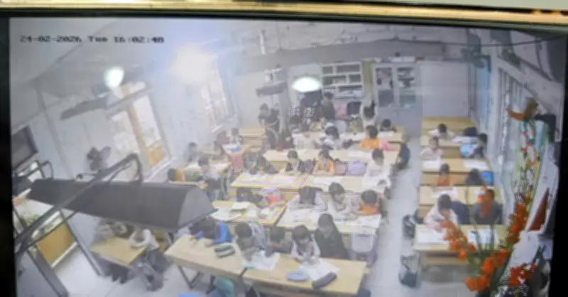 Nhà trường lên tiếng về tình huống giáo viên bị phản ánh phạt học sinh liếm đất