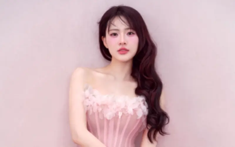 Nhan sắc nữ diễn viên quê Hải Phòng gây chú ý trong phim 'Không giới hạn'