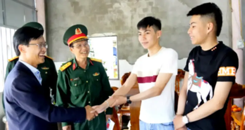 Nhiều cặp anh em song sinh ở Quảng Ngãi viết đơn tình nguyện nhập ngũ