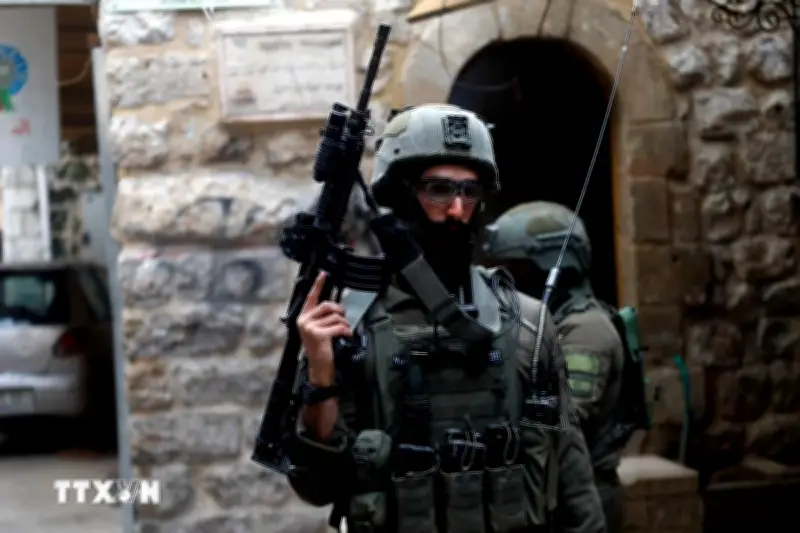 Nhiều quốc gia khẩn cấp kêu gọi công dân rời Iran và Israel ngay lập tức