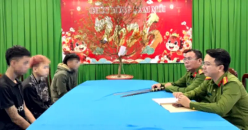 Nhóm Thanh Thiếu Niên Huế Bị Triệu Tập Vì Đánh Võng, Quay Clip TikTok Gây Nguy Hiểm