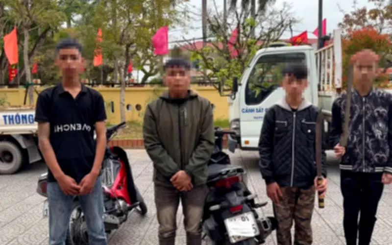 Nhóm Thanh Thiếu Niên Ở Huế Bị Triệu Tập Vì Quay Clip Hung Khí Trên TikTok