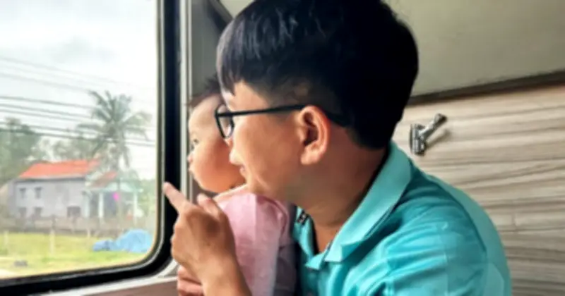 Những 'Khoảng Lặng' Trên Toa Tàu Mùng 1 Tết: Hành Trình Về Nhà Của Người Tha Phương