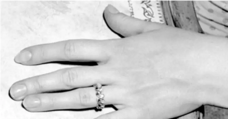 Những Món Trang Sức Hoàng Gia: Vẻ Đẹp Quý Hiếm Và Câu Chuyện Đằng Sau