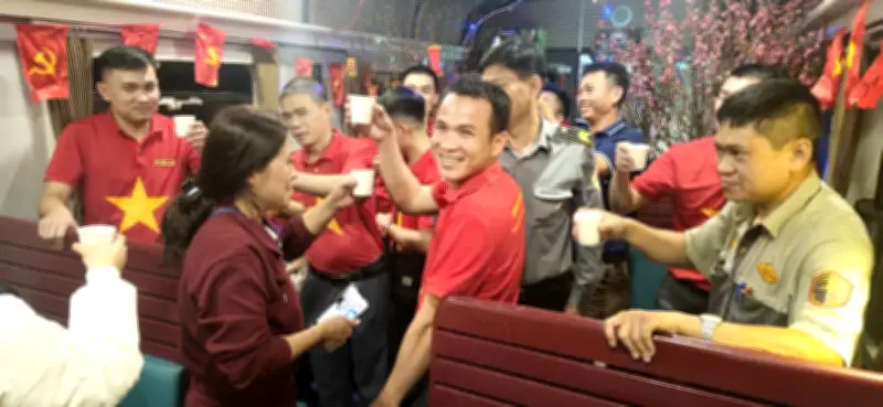 Những Người Lái Tàu Đón Giao Thừa Xa Nhà: Sự Hy Thầm Lặng Và Ấm Áp Tình Đồng Nghiệp