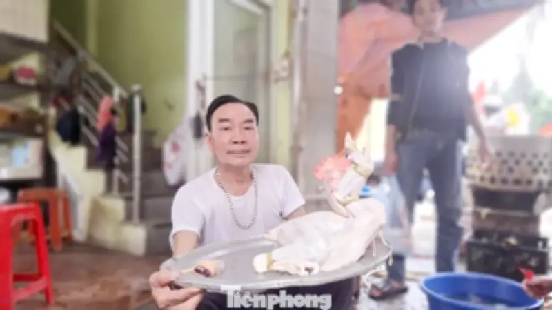 Những Người Thợ Thịt Gà Thuê: Mồ Hôi Rơi Trong Ngày Vàng 29 Tết