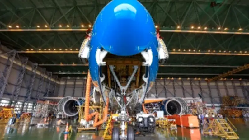 Những 'Nhạc Trưởng Thầm Lặng' Giữ An Toàn Cho Hàng Không Việt Nam