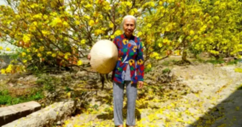 Những Tấm Ảnh Tết Mộc Mạc Của Mẹ: Ký Ức Về Sự Hy Sinh Thầm Lặng