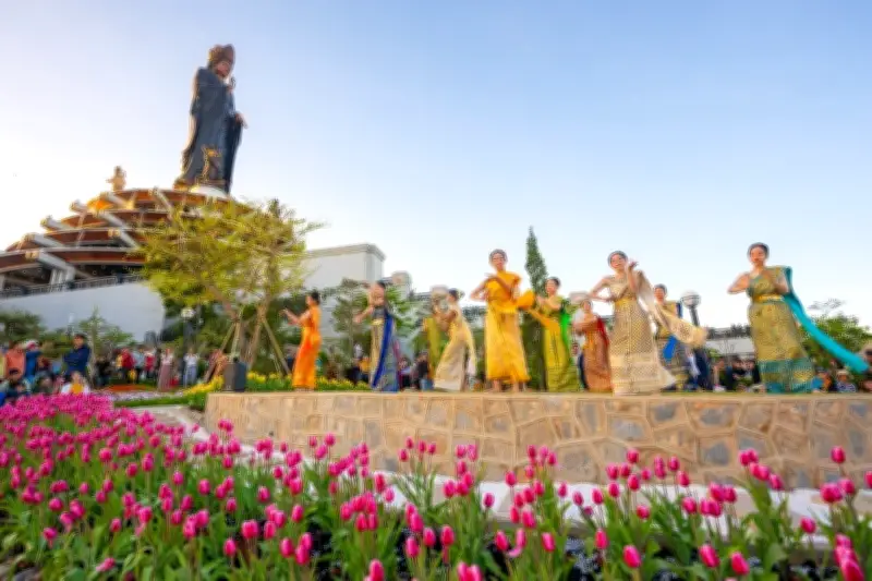 Núi Bà Đen rực rỡ đón Tết 2026 với tượng Phật dát vàng và lượng khách tăng 20%