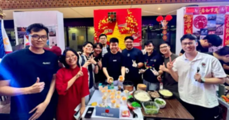 Nỗi nhớ quê hương da diết của người trẻ Việt đón Tết xa nhà ở nước ngoài