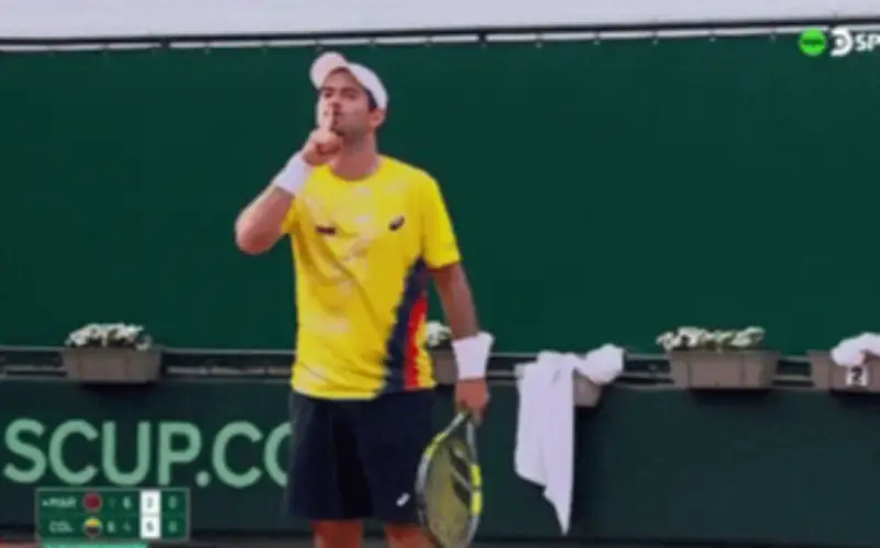 Nicolas Mejia Khiêu Khích Cổ Động Viên Morocco Trong Trận Davis Cup Căng Thẳng
