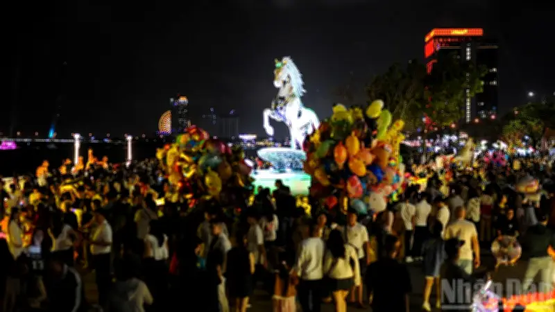 Đà Nẵng rộn ràng không khí đêm giao thừa Tết Bính Ngọ 2026