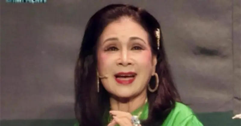 NSND Kim Xuân chia sẻ về khoảnh khắc gục đầu gây hoang mang trên sóng truyền hình