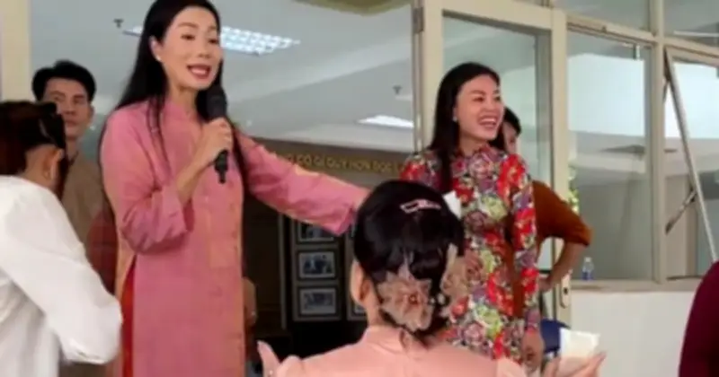 NSND Trịnh Kim Chi Chỉ Đạo Trao Quà Tết Cho Nghệ Sĩ Nghèo TP.HCM