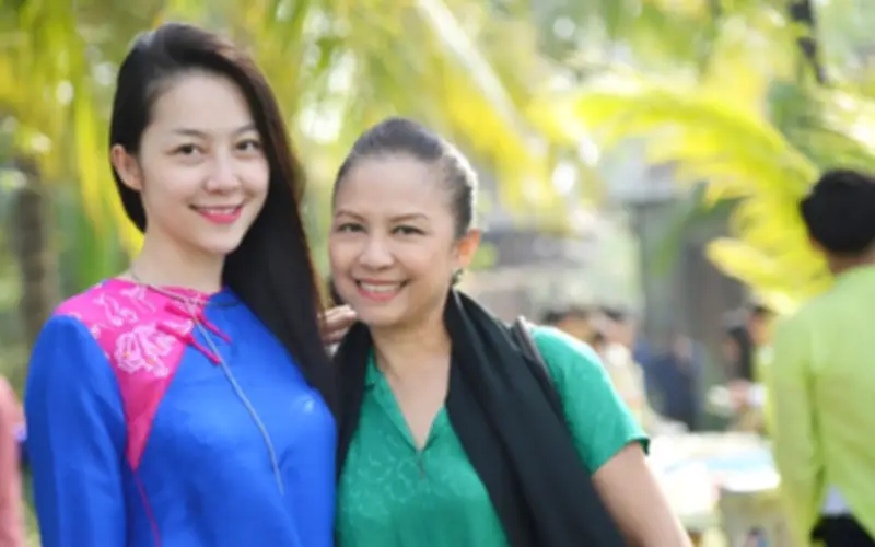 NSND Vương Linh: Hành trình tình yêu và sự nghiệp lẫy lừng từ xứ Bạch Dương