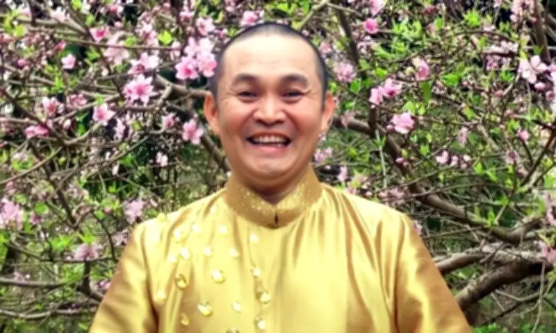 NSƯT Xuân Hinh: Làm việc cùng người trẻ giúp tôi trẻ ra và 'điên' hơn