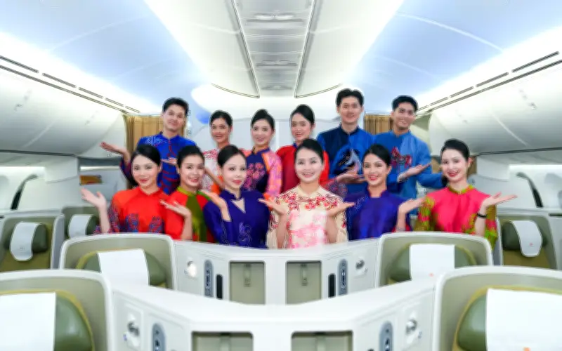Áo dài 'Mã Xuân Hồng' của Vietnam Airlines: Di sản văn hóa cất cánh cùng thương hiệu quốc gia