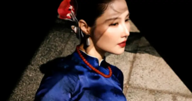 Áo Dài Xanh Dương: Sắc Màu Thanh Lịch Tôn Da, Xu Hướng Tết 2026