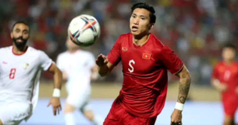 Đoàn Văn Hậu trở lại mạnh mẽ, cạnh tranh vị trí ở tuyển Việt Nam