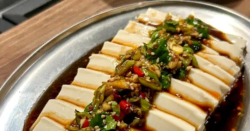 Ung thư buồng trứng: 'Sát thủ thầm lặng' và 6 thực phẩm bảo vệ từ chuyên gia