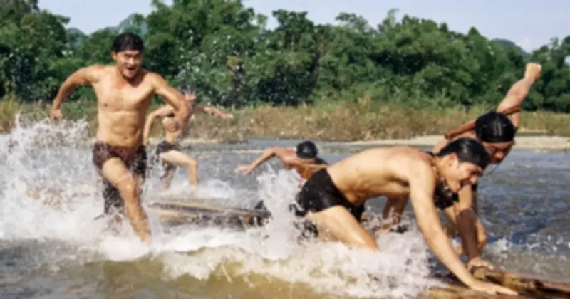 Hơn 100 mỹ nam đóng khố, nhuộm răng đen gây bão trong phim Huyền Tình Dạ Trạch