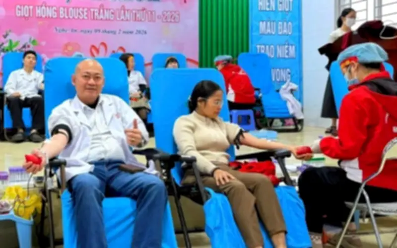 Hơn 1.600 y bác sĩ Nghệ An hiến máu chuẩn bị nguồn máu dự trữ dịp Tết 2026