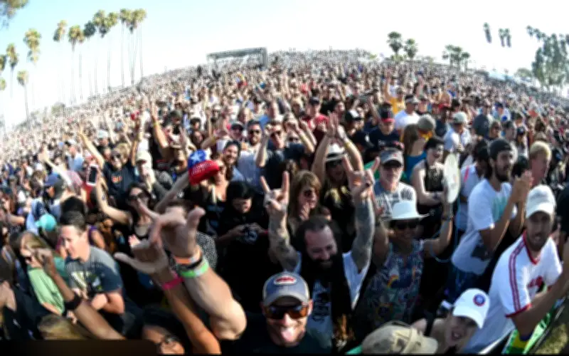 Ozzy Osbourne và 52.000 khán giả lập kỷ lục Guinness tiếng cổ vũ lớn nhất thế giới