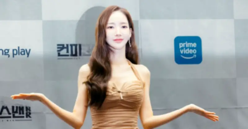 Park Min Young thay đổi ngoại hình đến mức khó nhận ra vì áp lực cân nặng