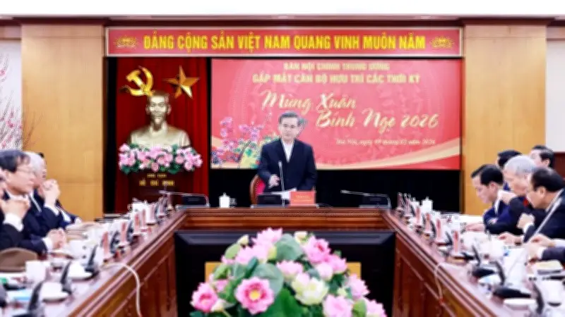 Lãnh đạo Đảng, Nhà nước gặp mặt cán bộ hưu trí, thăm hỏi nhân dân và hội đàm quốc tế