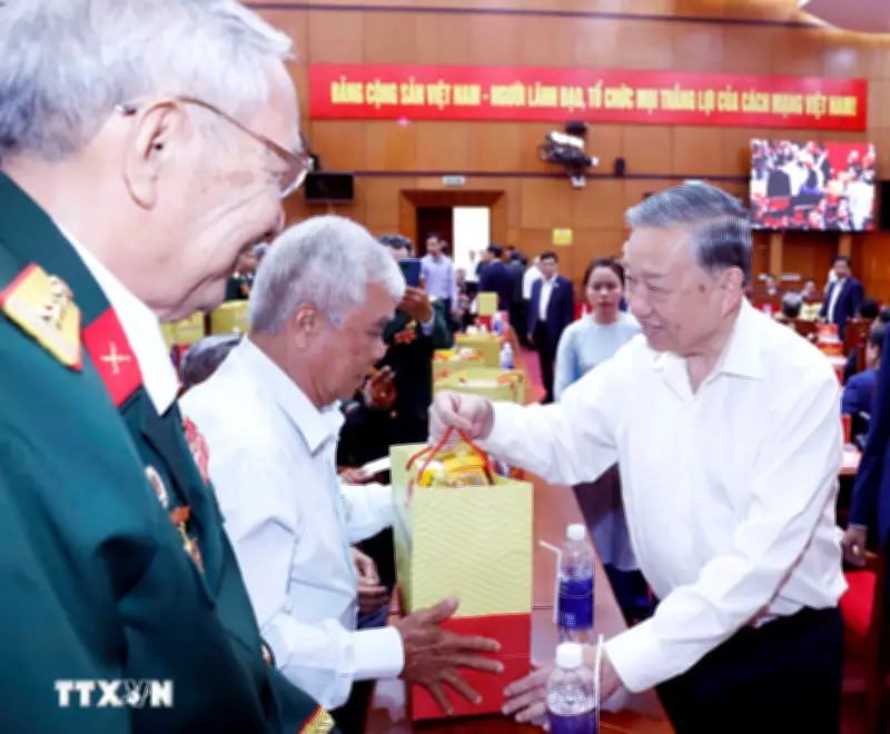 Tổng Bí thư thăm, chúc Tết Đảng bộ, chính quyền và nhân dân tỉnh Đắk Lắk