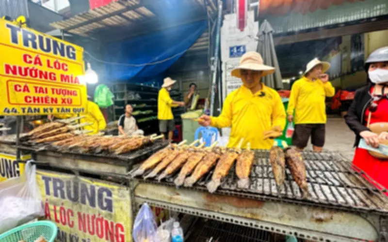 Phố Cá Lóc Nướng Tân Kỳ Tân Quý Nhộn Nhịp Ngày Vía Thần Tài