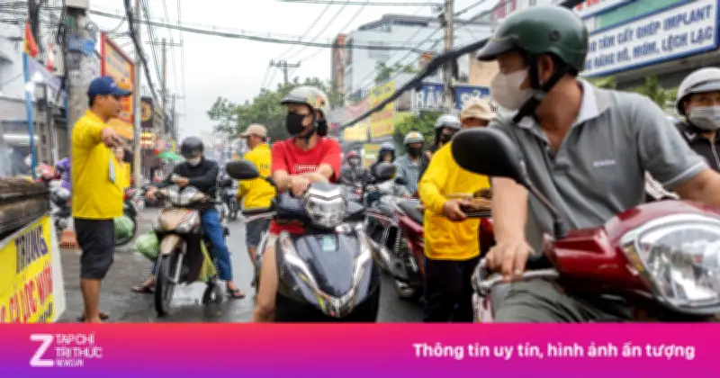 Phố cá lóc nướng TP.HCM vắng vẻ lạ thường trong ngày vía Thần Tài do mưa kéo dài