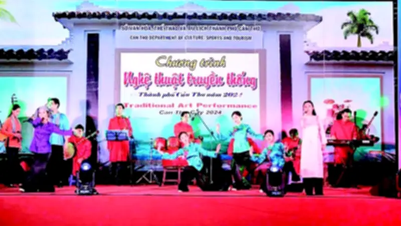 Phố đi bộ Ninh Kiều: Điểm nhấn du lịch đêm Cần Thơ và những thách thức phía trước