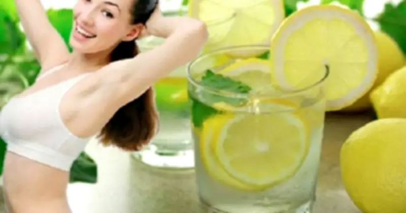 Phụ Nữ Sau 40 Tuổi Và Thói Quen Uống Nước Chanh: Giải Pháp Nhẹ Nhàng Sau Tết